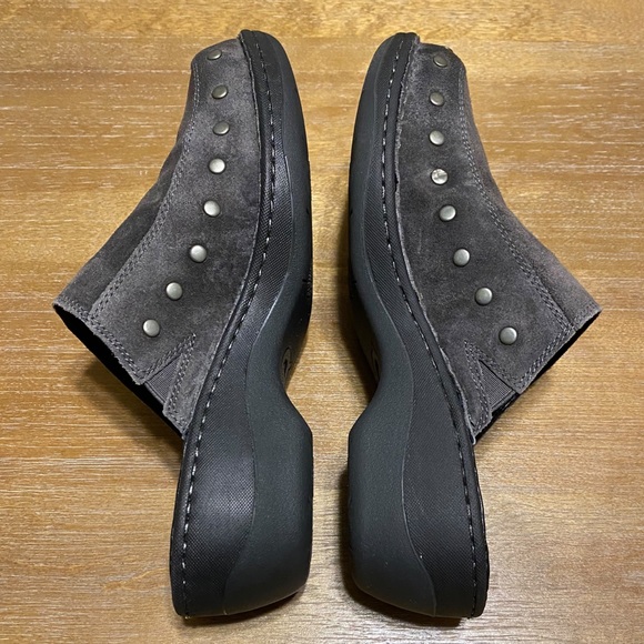 NWOT Born Majesty Leather & Suede Studded Slip On Clog Size 8 - Picture 5 of 11